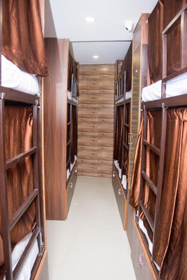 Padne Dormitory Мумбаи Экстерьер фото